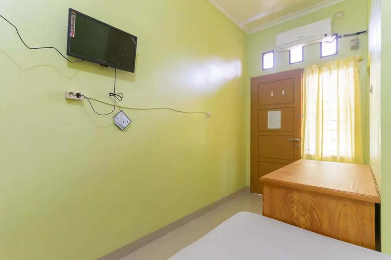 Kostawira Syariah Bintaro Mitra Reddoorz Hotell Mencil Eksteriør bilde