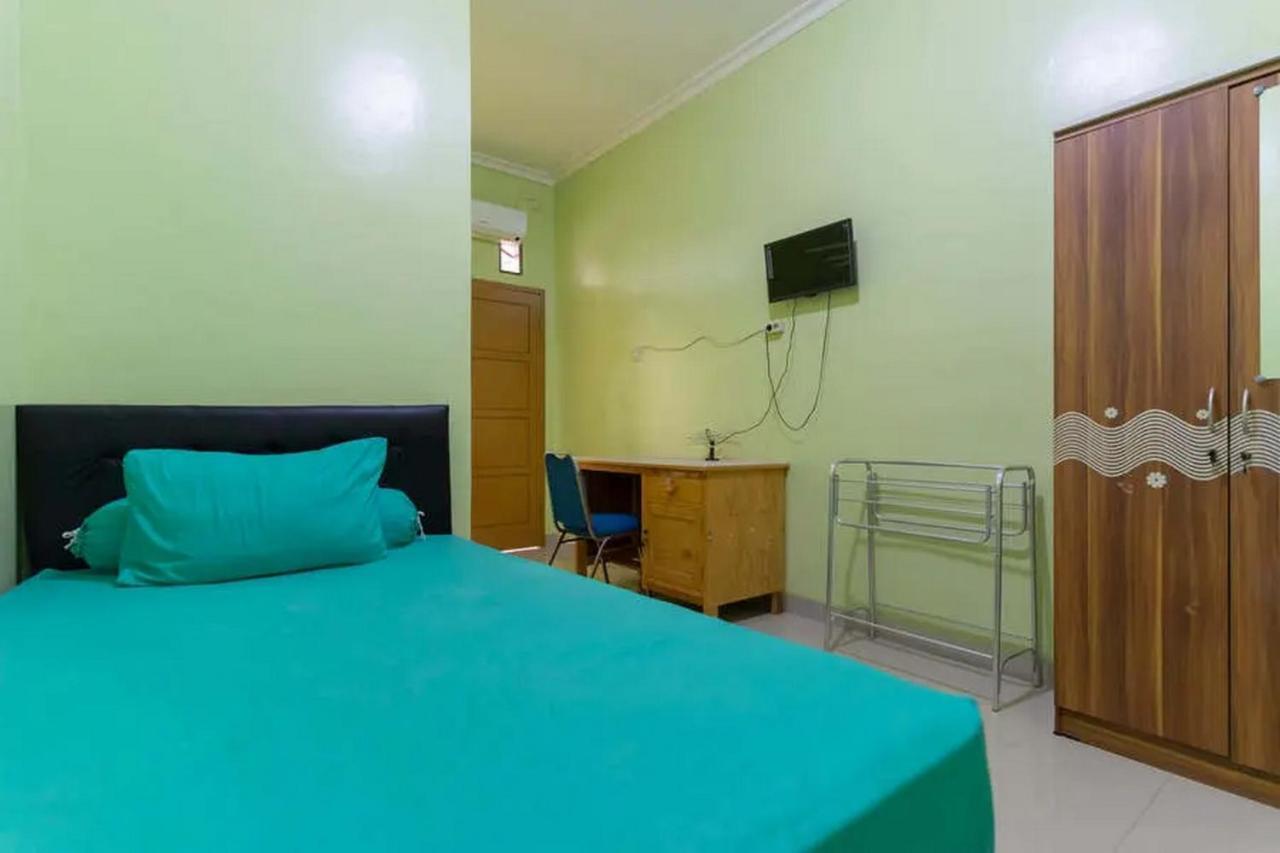 Kostawira Syariah Bintaro Mitra Reddoorz Hotell Mencil Eksteriør bilde